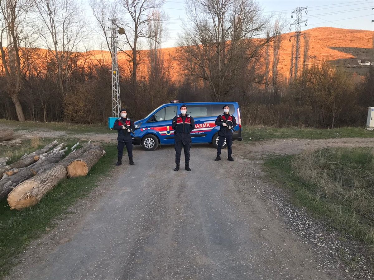 Çankırı'da bir köy corona virüs nedeniyle karantinaya alındı