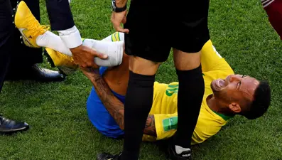 2018 Dünya Kupası’nda Neymar’ın düşmesi alay konusu oldu
