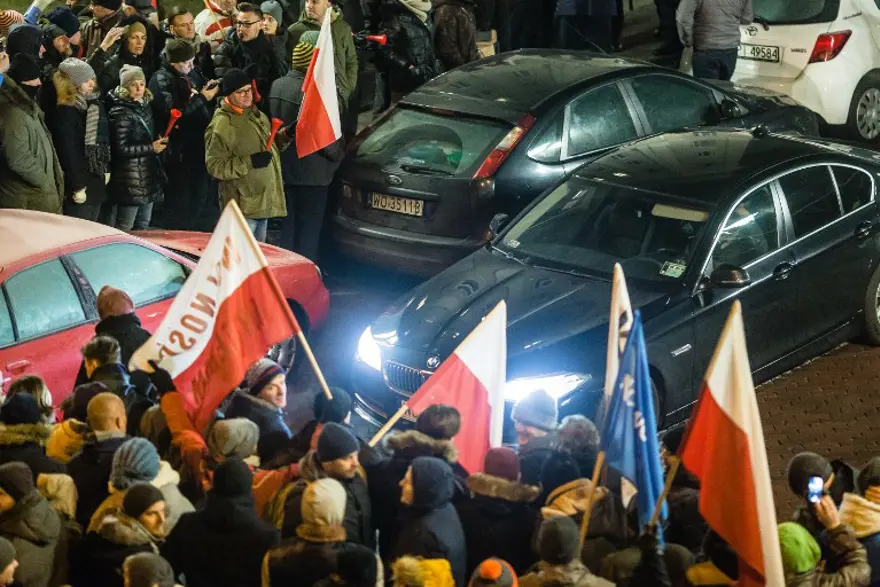 Polonya'da komünizm sonrası en büyük siyasi kriz 8