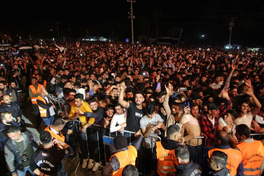 Urfalılar Harran Pamuk Sanat Ve Müzik Festivali'nde eğlendi 