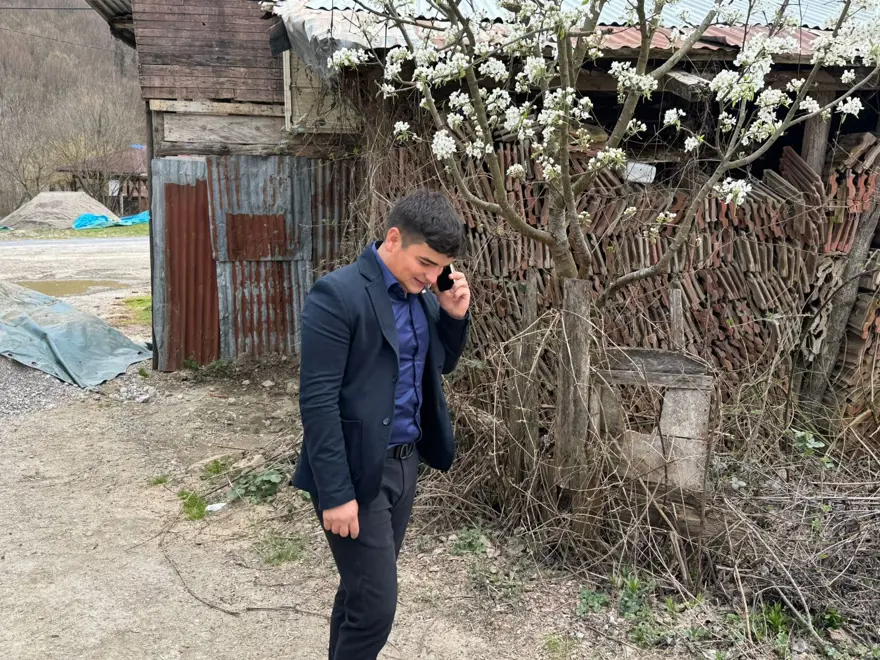 20 yaşında seçimi kazandı | Şirinler köyünün şirin muhtarı 1