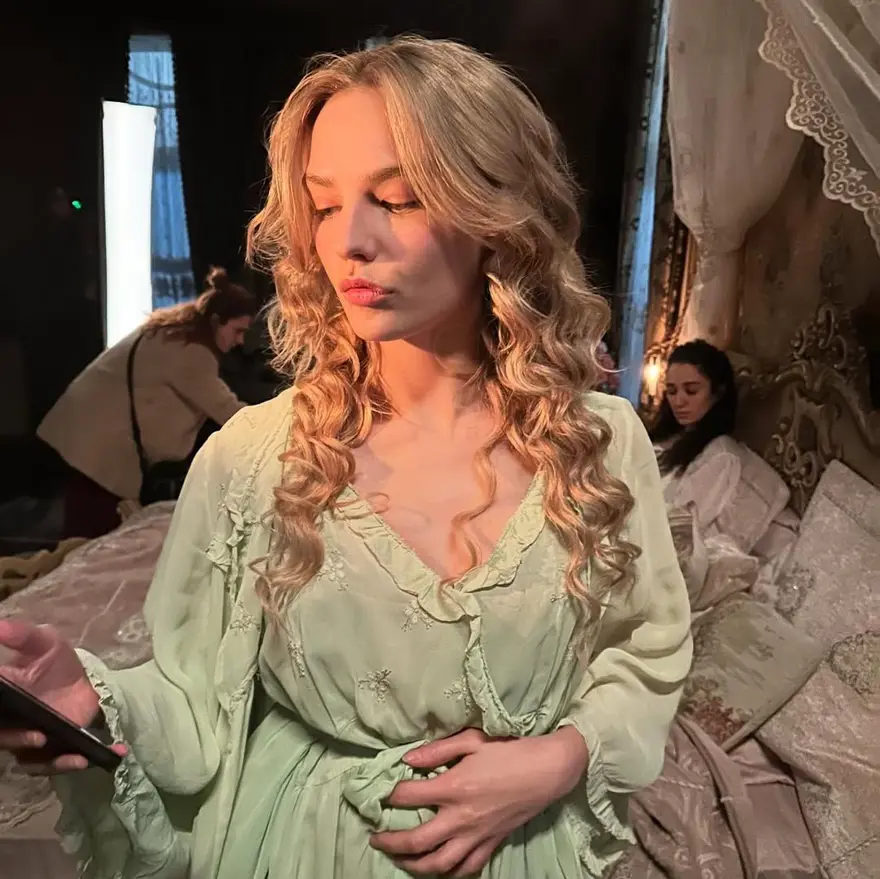 Burak Özçivit'ten yeni imaj: Tatil başlar  (Ünlülerin değişimi) 31