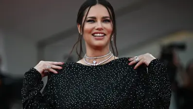 Hamilelik kilolarıyla gündem olan Adriana Lima son haliyle şaşırttı
