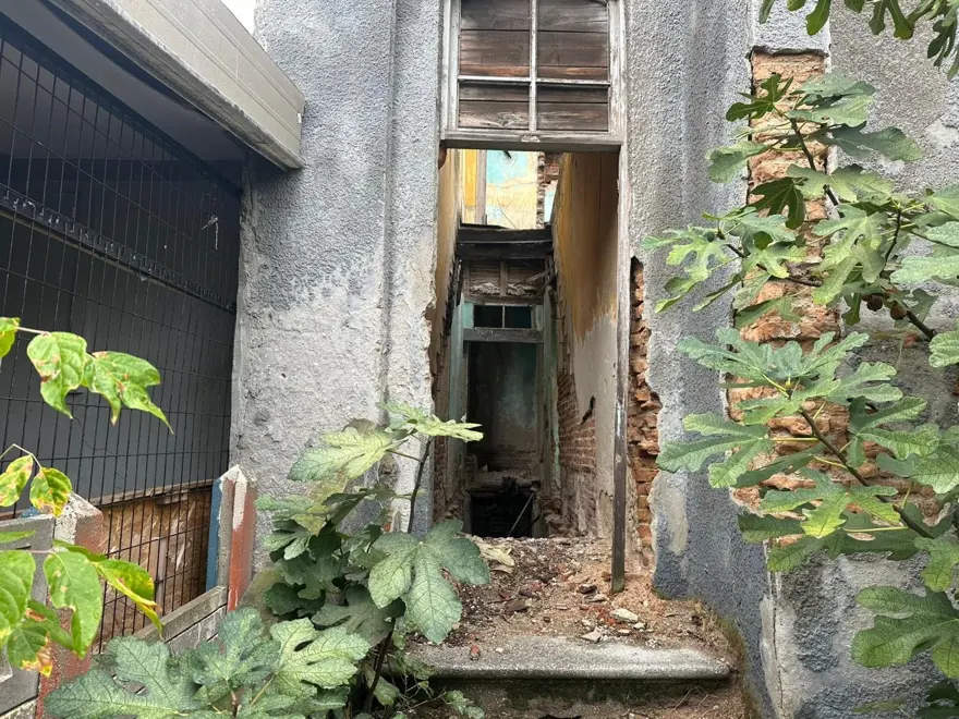 Sultan II. Abdülhamid Han'ın inşa ettirdiği postane binası restore edilmeyi bekliyor 1 Sultan II. Abdülhamid Han'ın inşa ettirdiği postane binası restore edilmeyi bekliyor 1