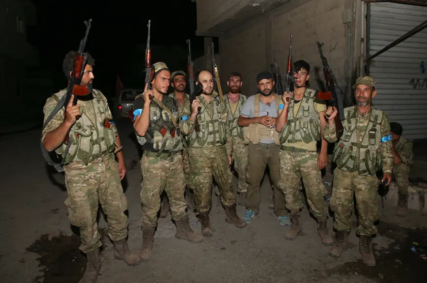 ÖSO mensupları Cerablus merkezine girdi 12