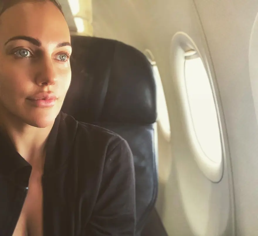 Uçakta rahatsızlanan Meryem Uzerli hastaneye kaldırıldı 4