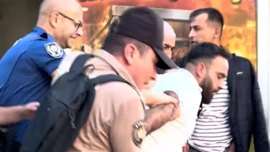 Tekmeli yumruklu kavga karakol önüne taşındı