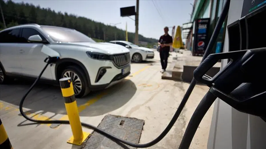 Yollarda elektrik devrimi. Yarım milyona dayandı