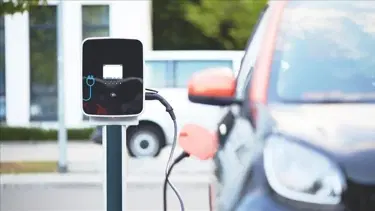 Almanya'da ortalama fiyatlar yükselirken elektrikli otomobil fiyatları düştü