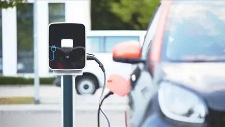 Almanya'da ortalama fiyatlar yükselirken elektrikli otomobil fiyatları düştü