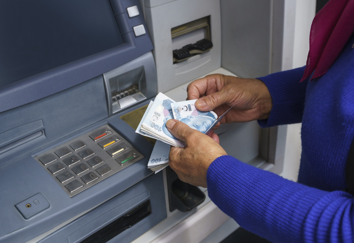 Emekliler ne kadar zam alacak? Gözler son veriye çevrildi