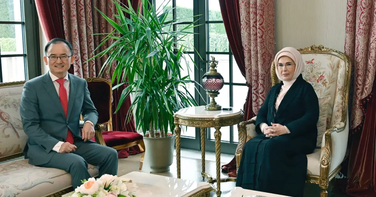Emine Erdoğan, Çin'in Ankara Büyükelçisi ile bir araya geldi