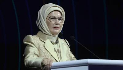 Emine Erdoğan'dan Malazgirt Zaferi paylaşımıCumhurbaşkanı Recep Tayyip Erdoğan'ın eşi Emine Erdoğan "Büyük Malazgirt Zaferi; kimliğimize yön veren, aidiyetimizi pekiştiren ve geleceğimize güç katan tarihi bir dönüm noktasıdır." dedi.