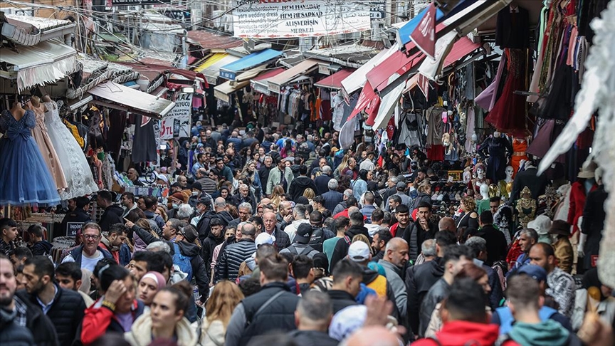 Eminönü'nde bayram alışverişi yoğunluğu