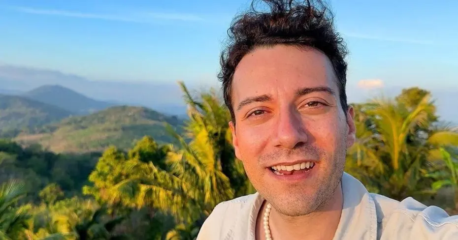 24 saatte 6 milyon lira kazandığı iddia edildi. Enes Batur gerçek gelirini açıkladı