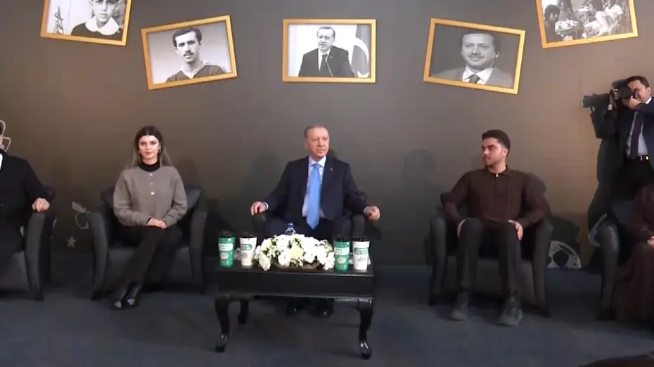 Cumhurbaşkanı Erdoğan gençlerle buluştu. 