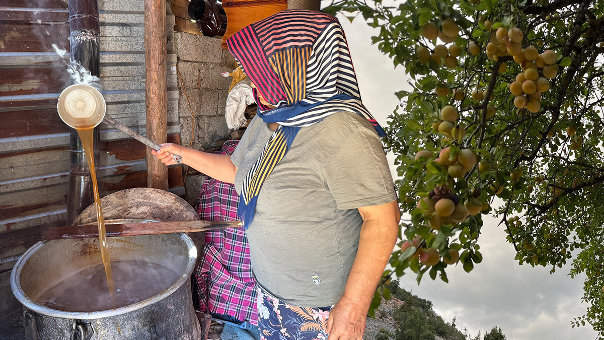 Kilosu 500 TL'den satılıyor. 10 kilodan 1 kilo çıkıyor, yapımı 11 saat sürüyor