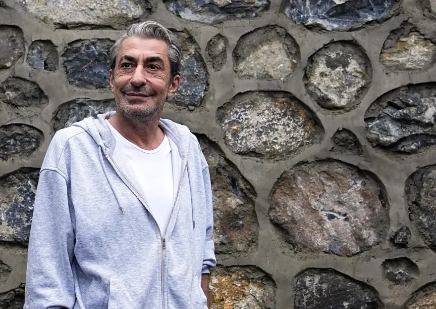 "BİZ EKMEĞİMİZİN PARASINI BEKLEYEREK KAZANIRIZ" 1 "BİZ EKMEĞİMİZİN PARASINI BEKLEYEREK KAZANIRIZ" 1