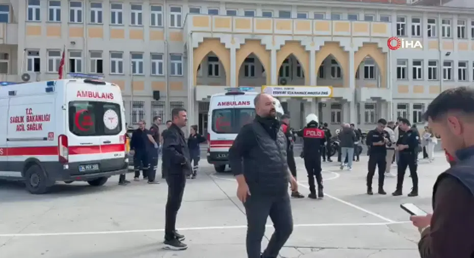 Esenyurt'taki bir lisede bıçaklı kavga