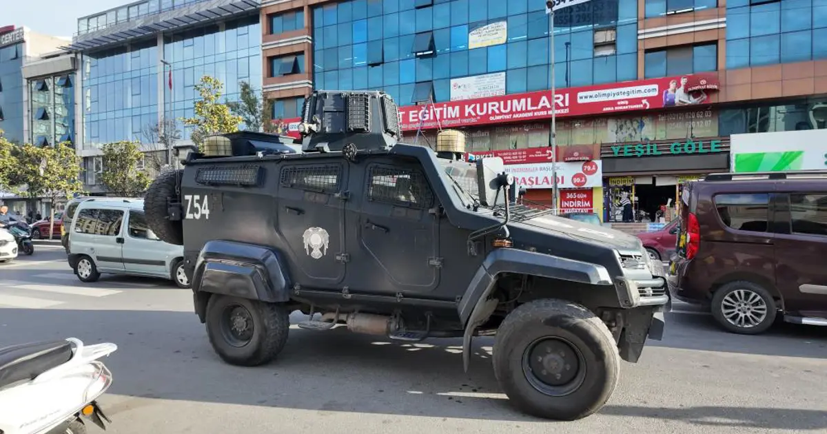 İstanbul'da otele el bombalı saldırı