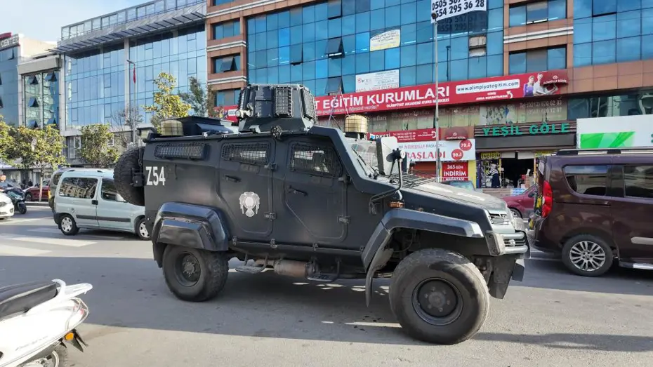 İstanbul'da otele el bombalı saldırı