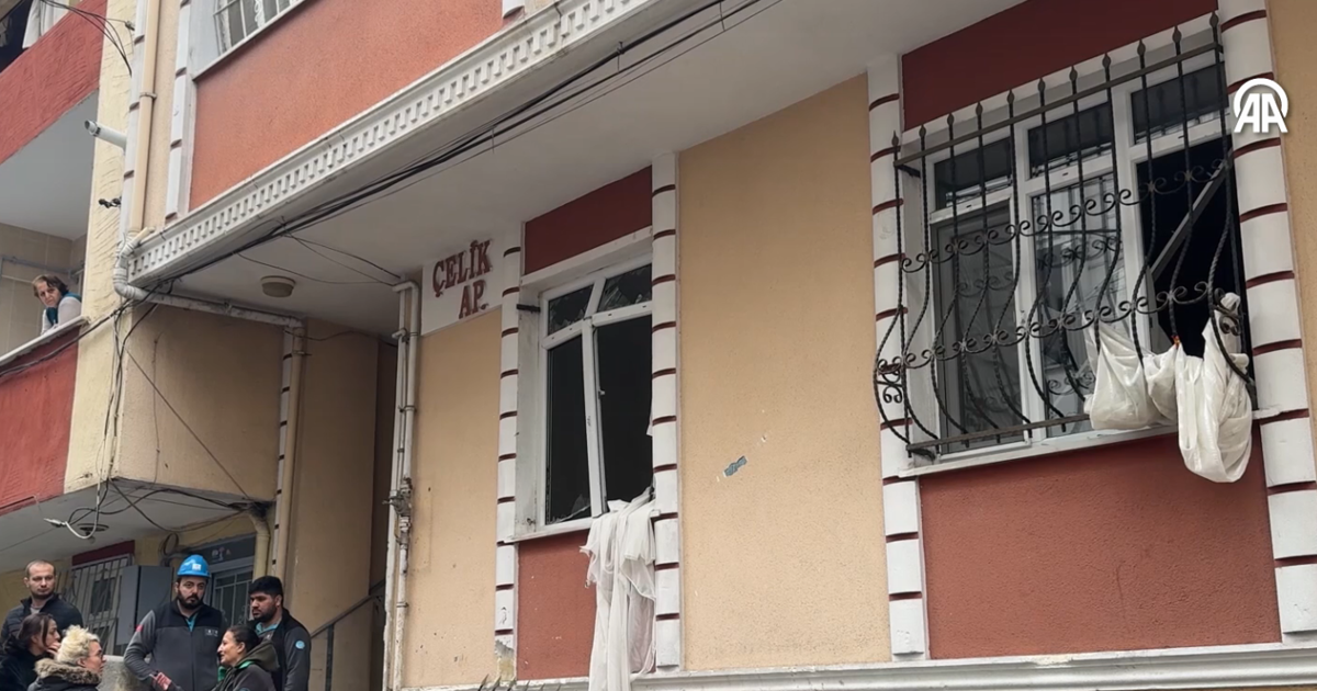 Esenyurt'ta bir dairede patlama