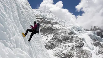 Everest'e tırmanmak için "7 bin metre" şartı 