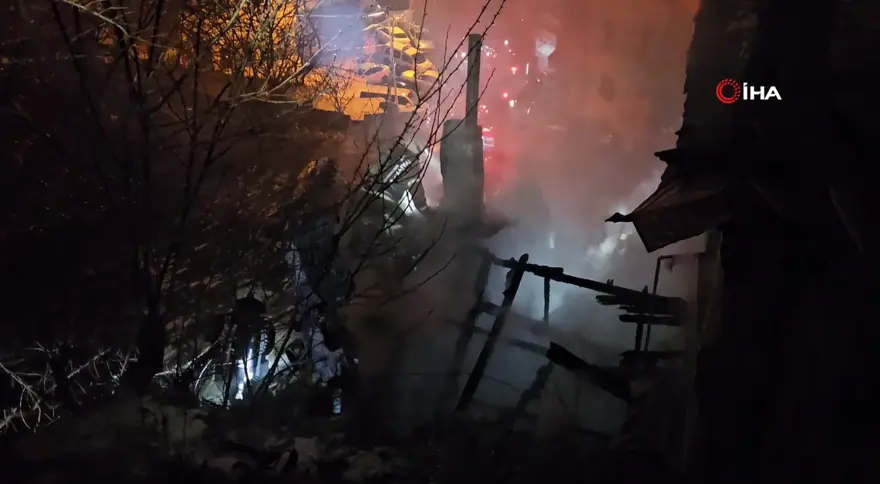 İstanbul'da gecekondu yangını. Evden çıkamadı, yangında can verdi 1