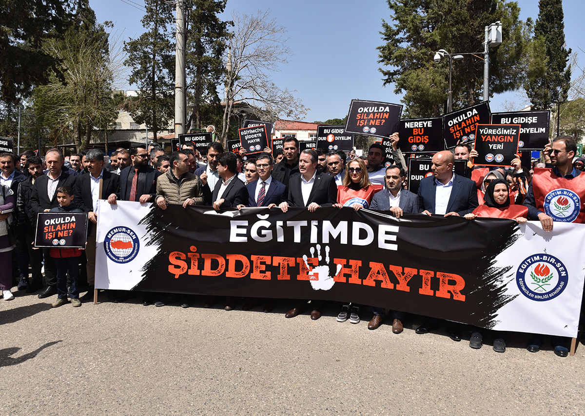 Sendikalardan "Eğitimde şiddete hayır" prostestosu