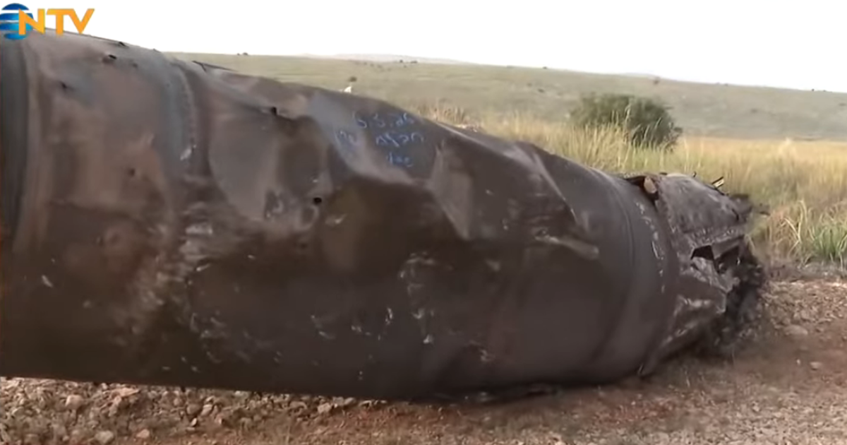 İran'dan Tel Aviv'e atılan füzenin enkazını NTV görüntüledi