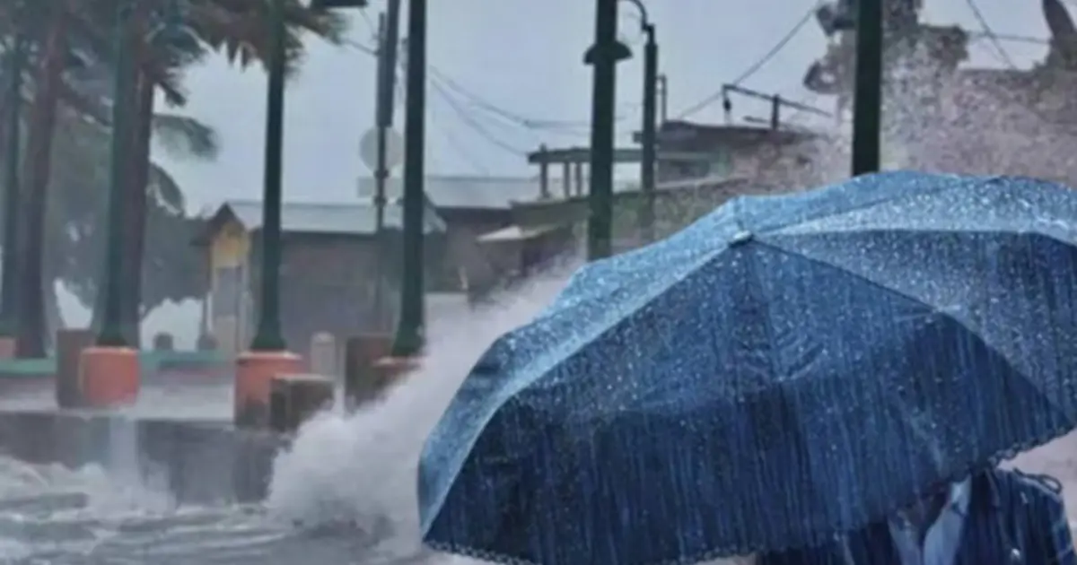 Darıca'da fırtınanın çatılarını uçurduğu 5 okulda eğitime 4 gün ara verildi