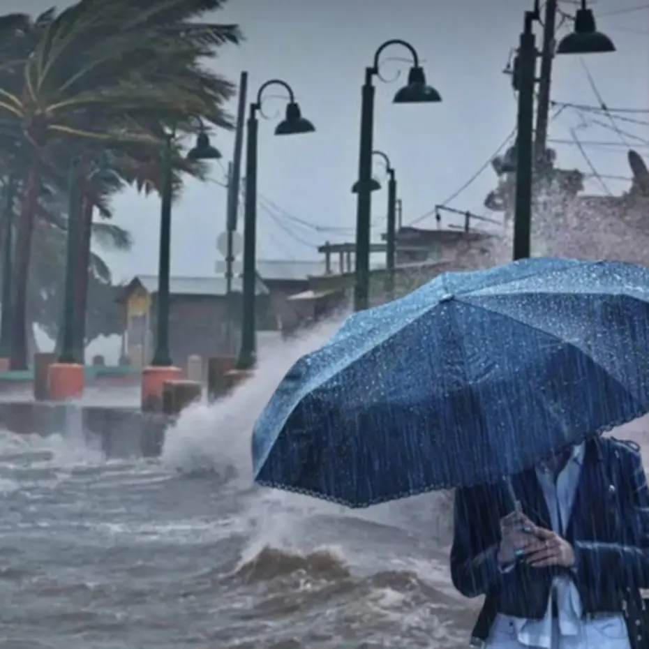 Darıca’da fırtınanın çatılarını uçurduğu 5 okulda eğitime 4 gün ara verildi