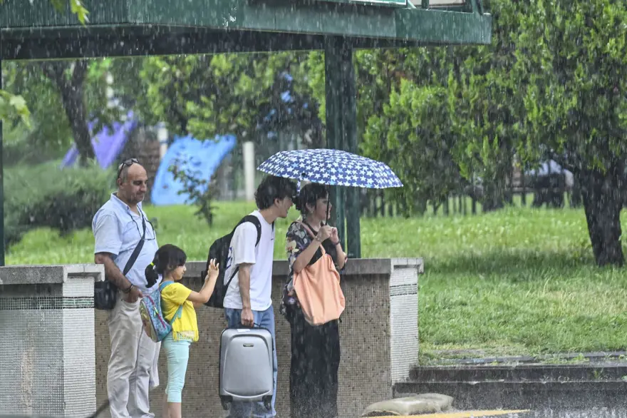 Meteoroloji İstanbul için saat verdi! Çok kuvvetli geliyor 5