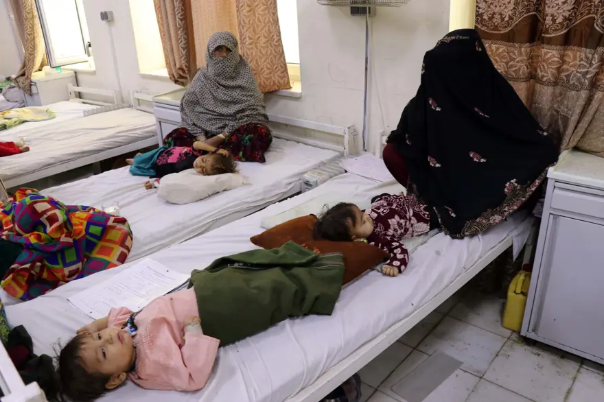 İnsanlık dramı: Sütten kesilen Afgan annelerin bebekleri büyüyemiyor 24 İnsanlık dramı: Sütten kesilen Afgan annelerin bebekleri büyüyemiyor 24