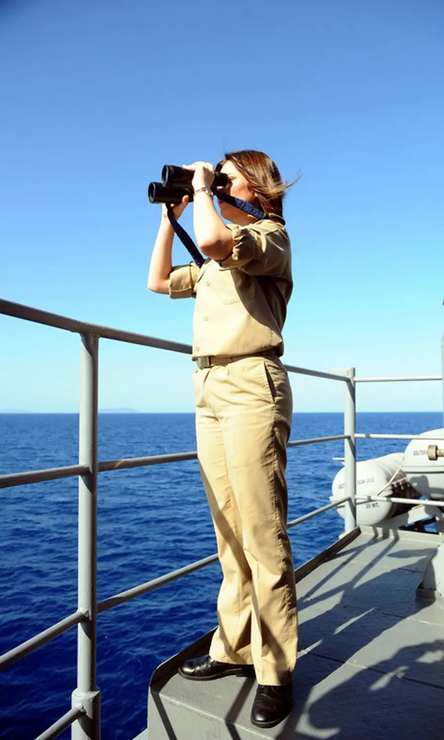 Savaş gemisinde kadın olmak 25