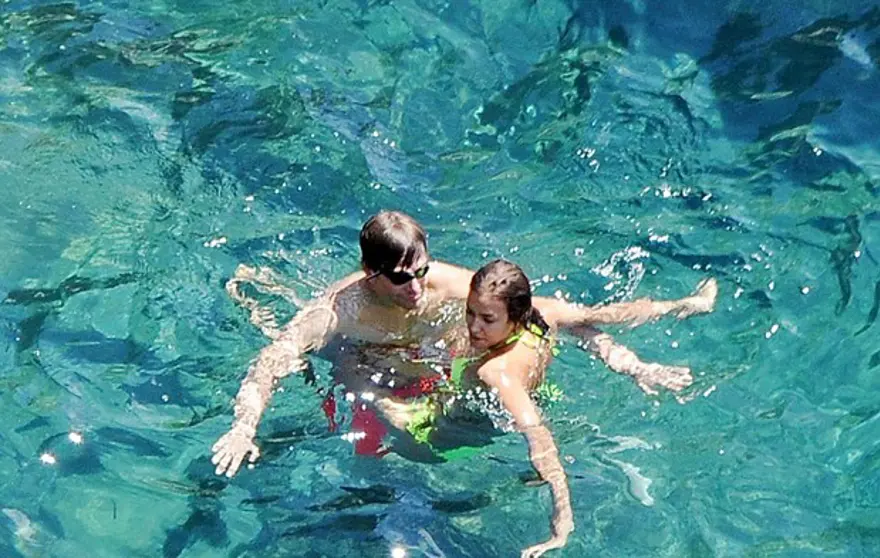 Bradley Cooper ve Irina Shayk tatile doymuyor 16