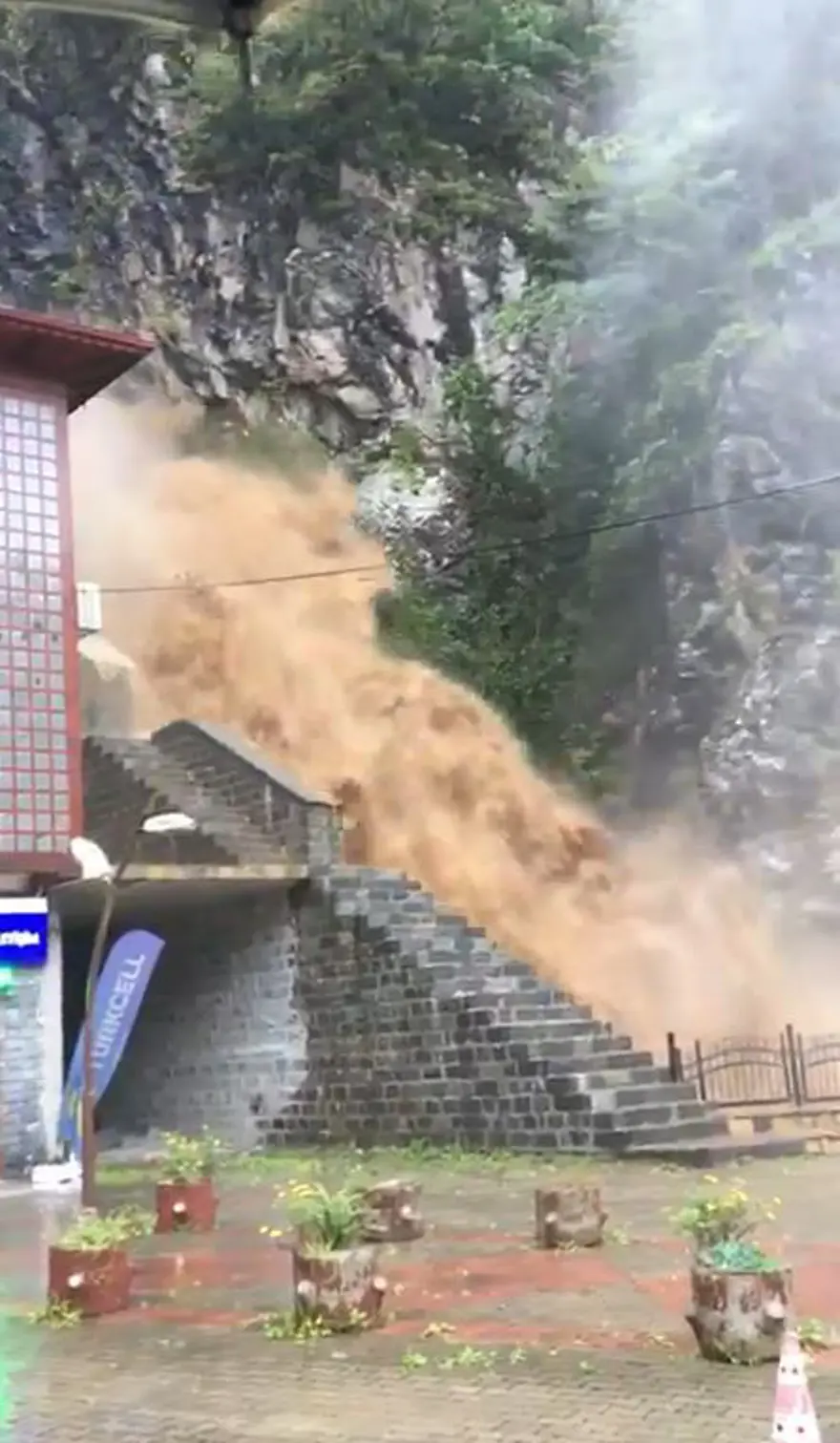 Rize'de sağanak 9