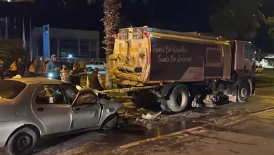 Yol temizlik aracına çarptı: 1 ölü