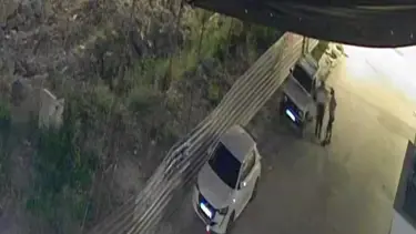 Eve gidecek taksi bulamayınca araba çaldılar