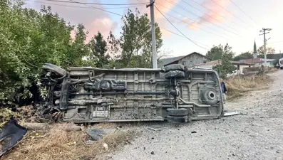 Bolu'da minibüs ile traktör çarpıştı: 15 yaralı