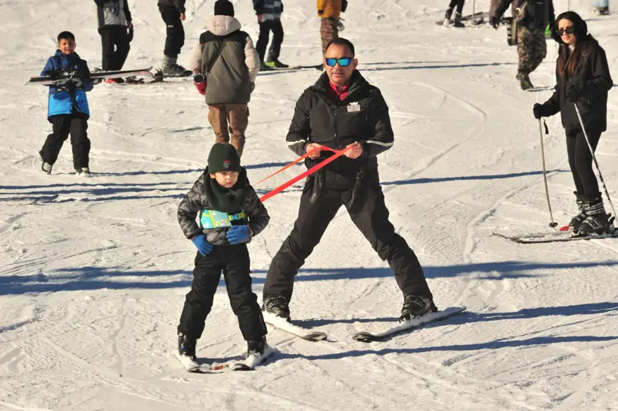10 bin araç giriş yaptı! Uludağ’da sömestir yoğunluğu 6