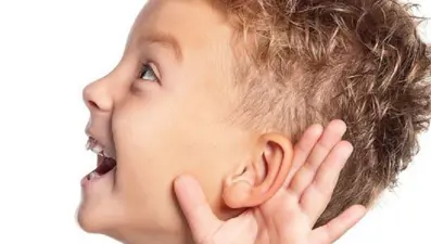 “Dikkat eksikliği olan çocuk göz temasından kaçınıyor”