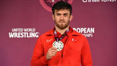 Süleyman Karadeniz'den altın madalya!