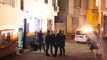 Anne ve 3 yaşındaki kızı kapısı kilitli evde can verdi