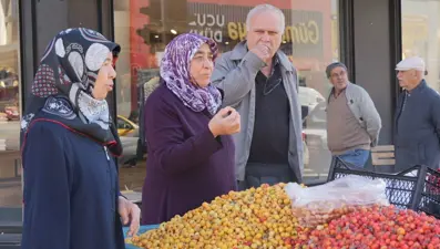 "Seyyar doktor" 33 yıldır doğal şifa dağıtıyor: Dağlarda yetişen bitkileri topluyor