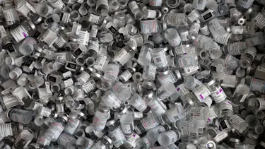 Almanya’da milyonlarca doz aşı çöpe gidecek