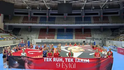 İzmirli voleybolcular 9 Eylül'de tek yürek