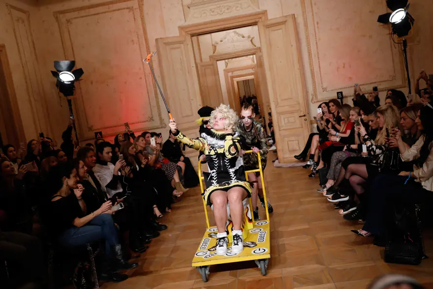 Klozetli selfie damgası (Fashion Week İstanbul) 7