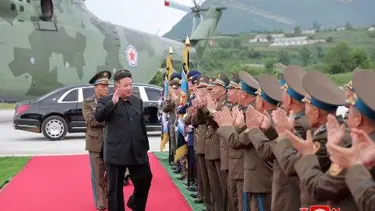 Kuzey Kore, yeni tip balistik füze fırlatıcılarını cephe birliklerine teslim etti