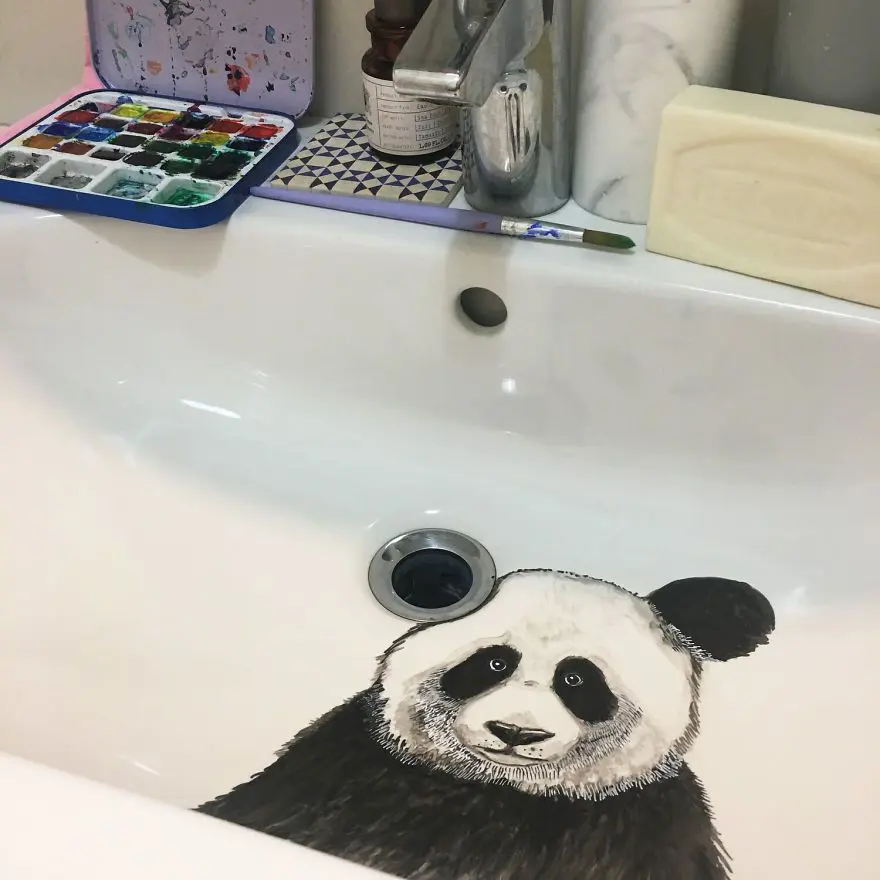 İtalyan ressam lavaboyu tuval olarak kullandı 13